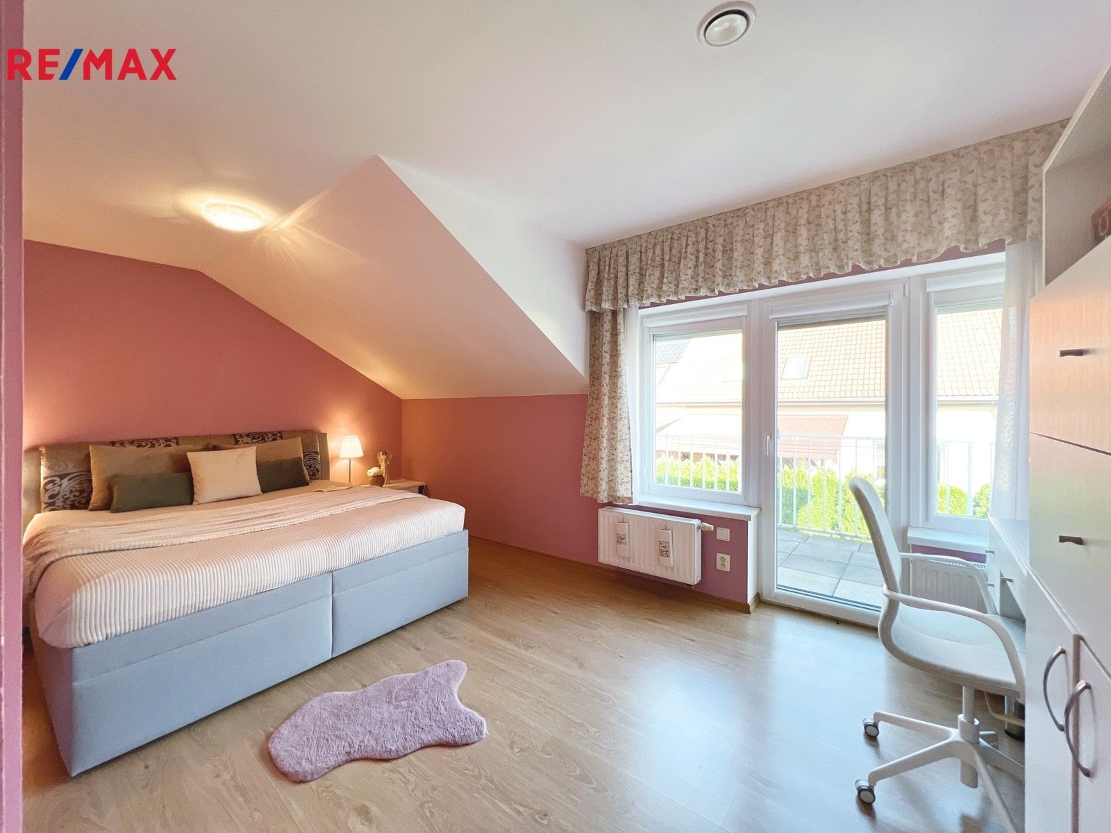 Prodej rodinný dům - Chrpová, Zeleneč, 154 m²