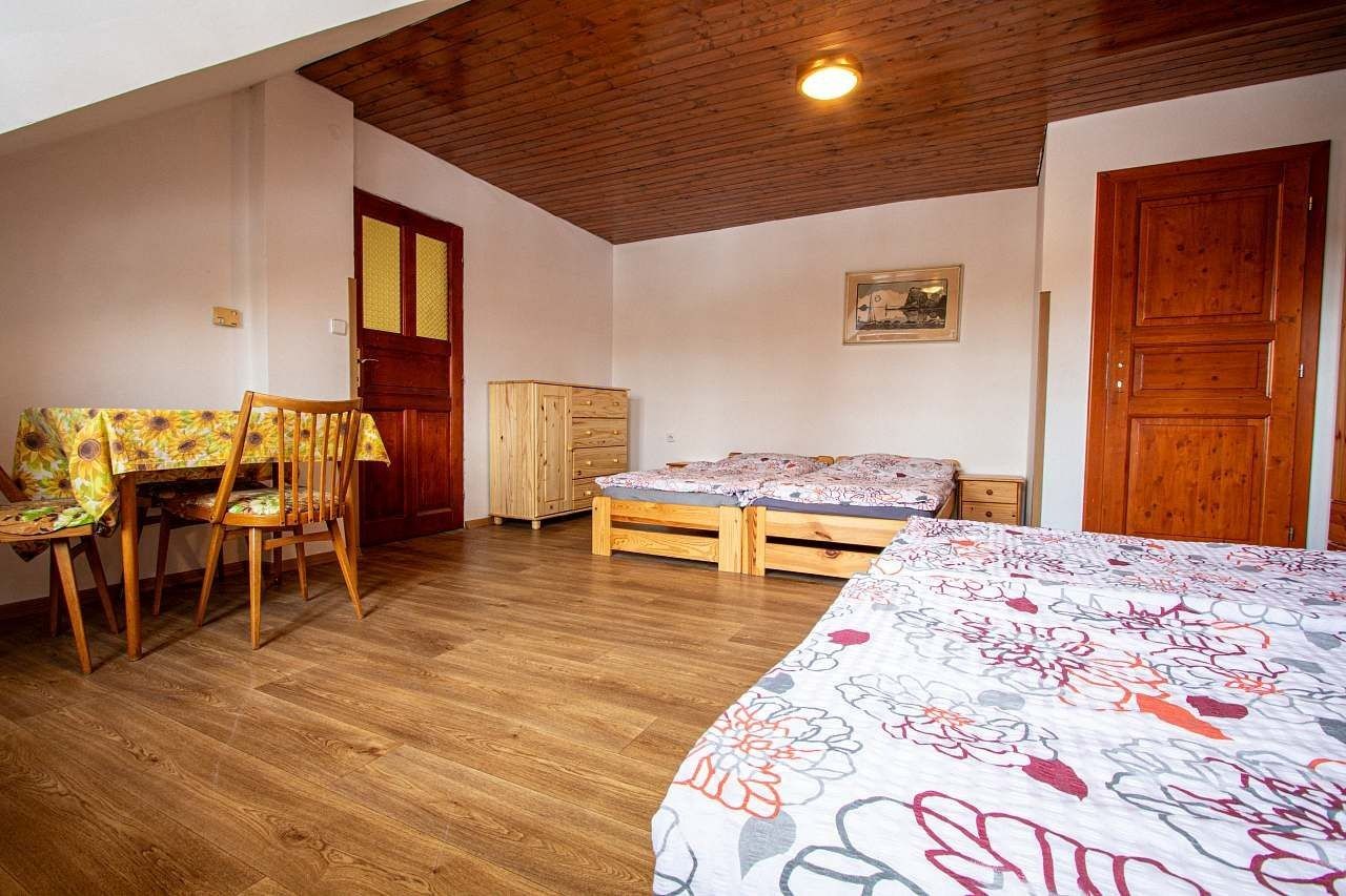 Chaty, Pěčín u Rychnova nad Kněžnou, Královéhradecký kraj - 2