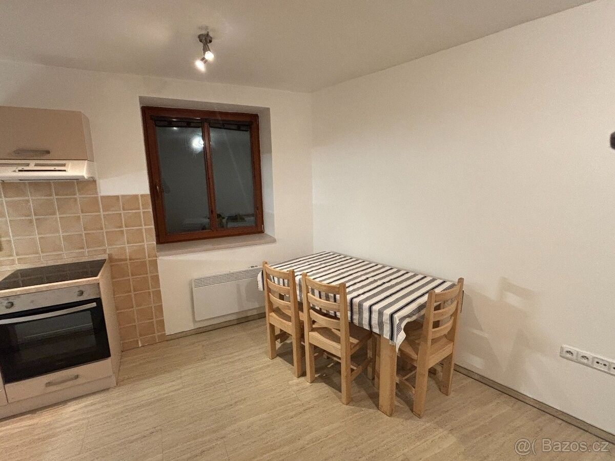 Byty, Břeclav, 690 02