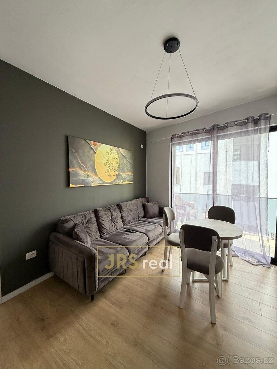 Byty, 987 66, Zahraničí