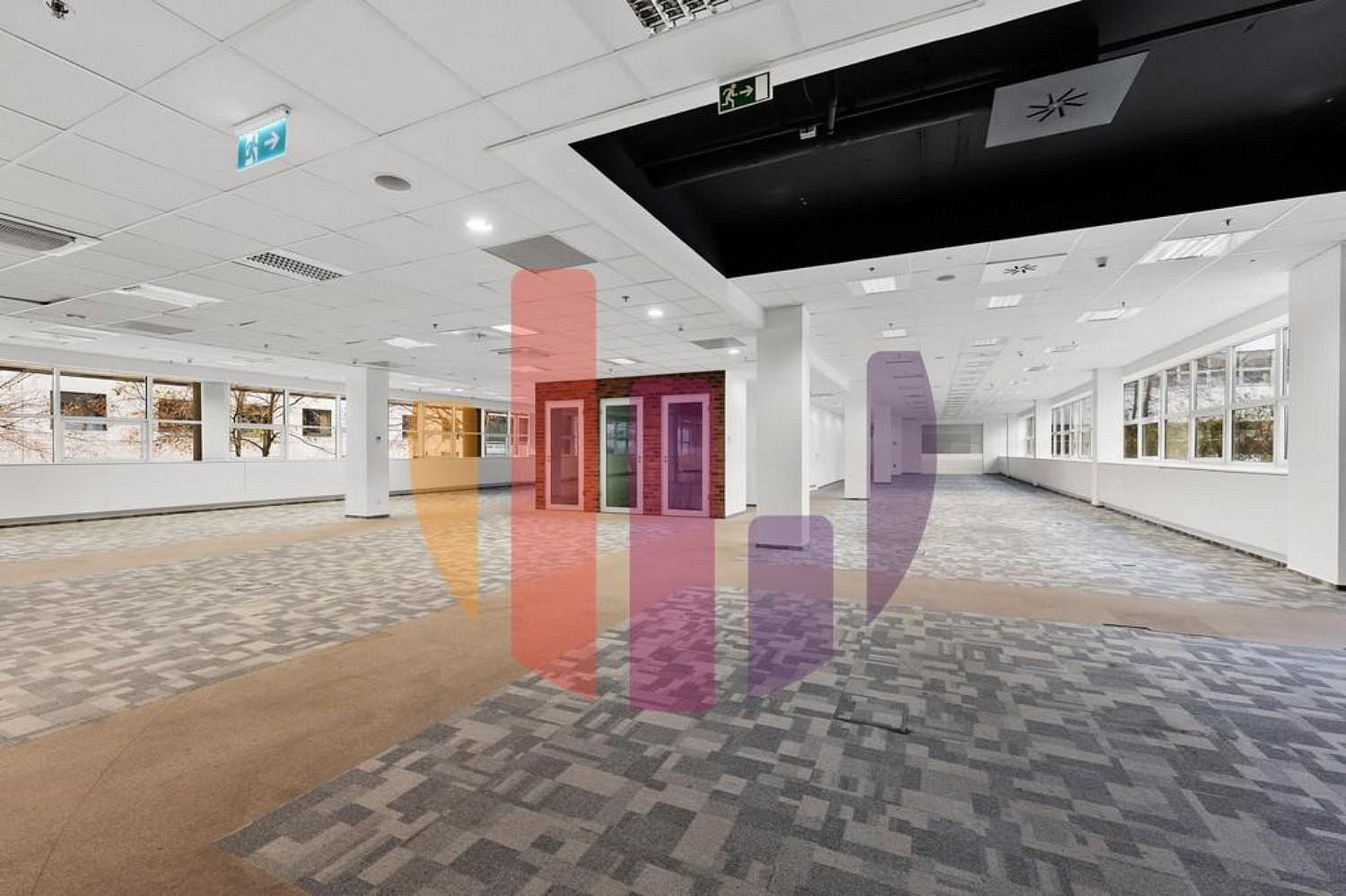 Kancelář · 2 344 m² · Praha, okres Praha 5, Hlavní město Praha - 4