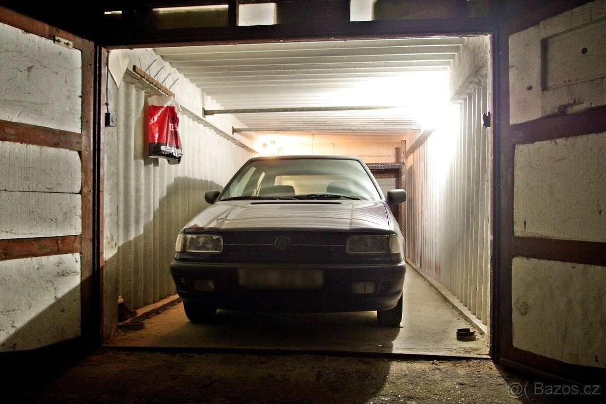 Garáže, Brno, 638 00