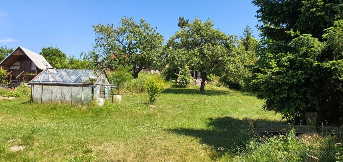 Zahrady, Krnov, 794 01, 757 m²