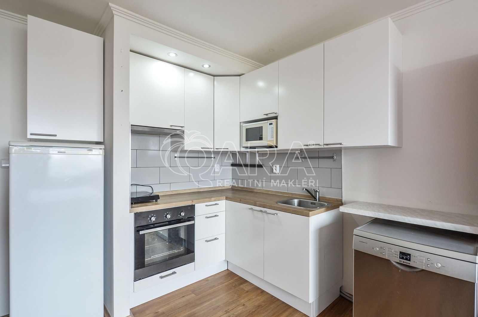 1+kk, Bajkonurská 736, Praha, 27 m²