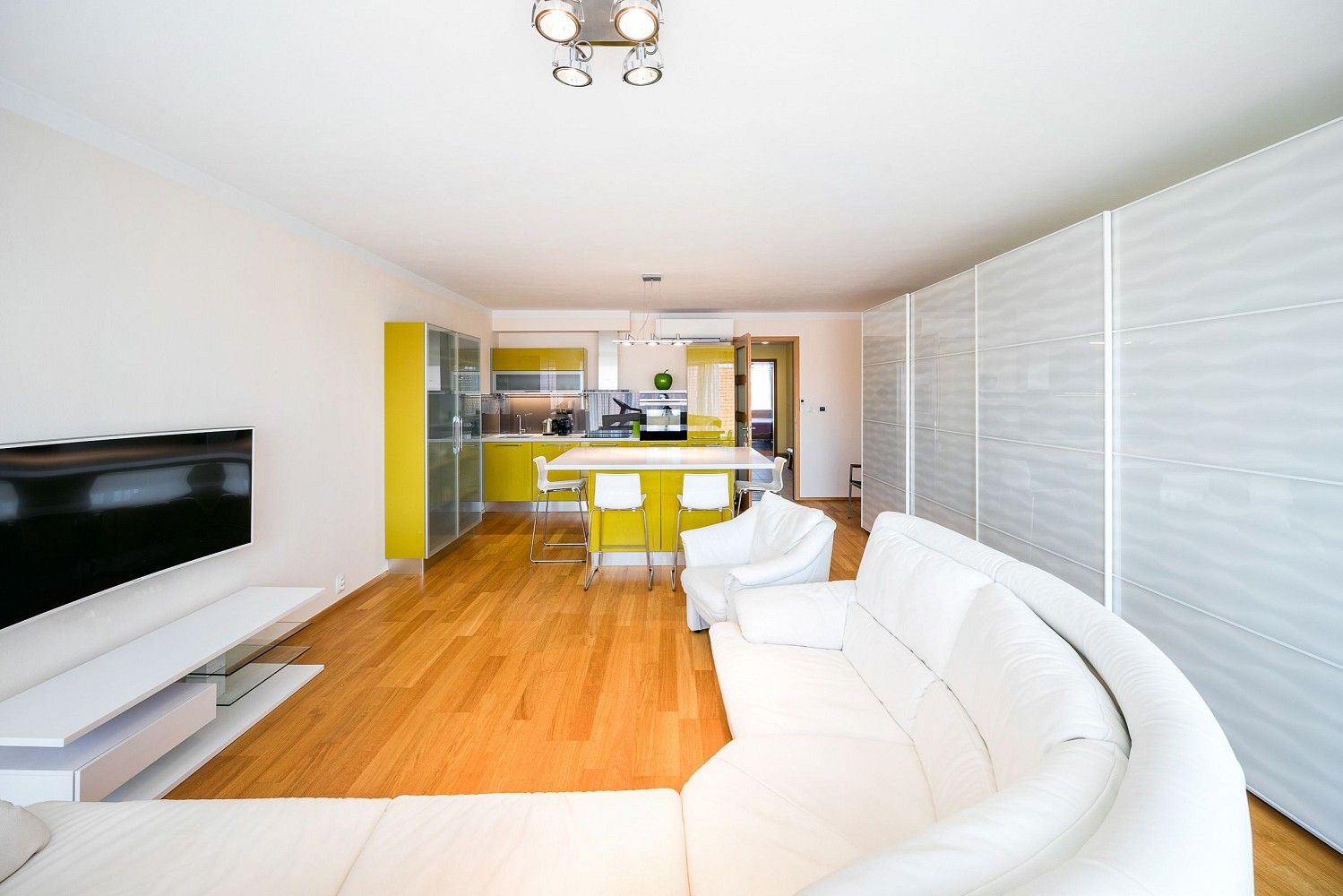 3+kk, Komunardů, Praha 7 - Holešovice, 88 m² - 1