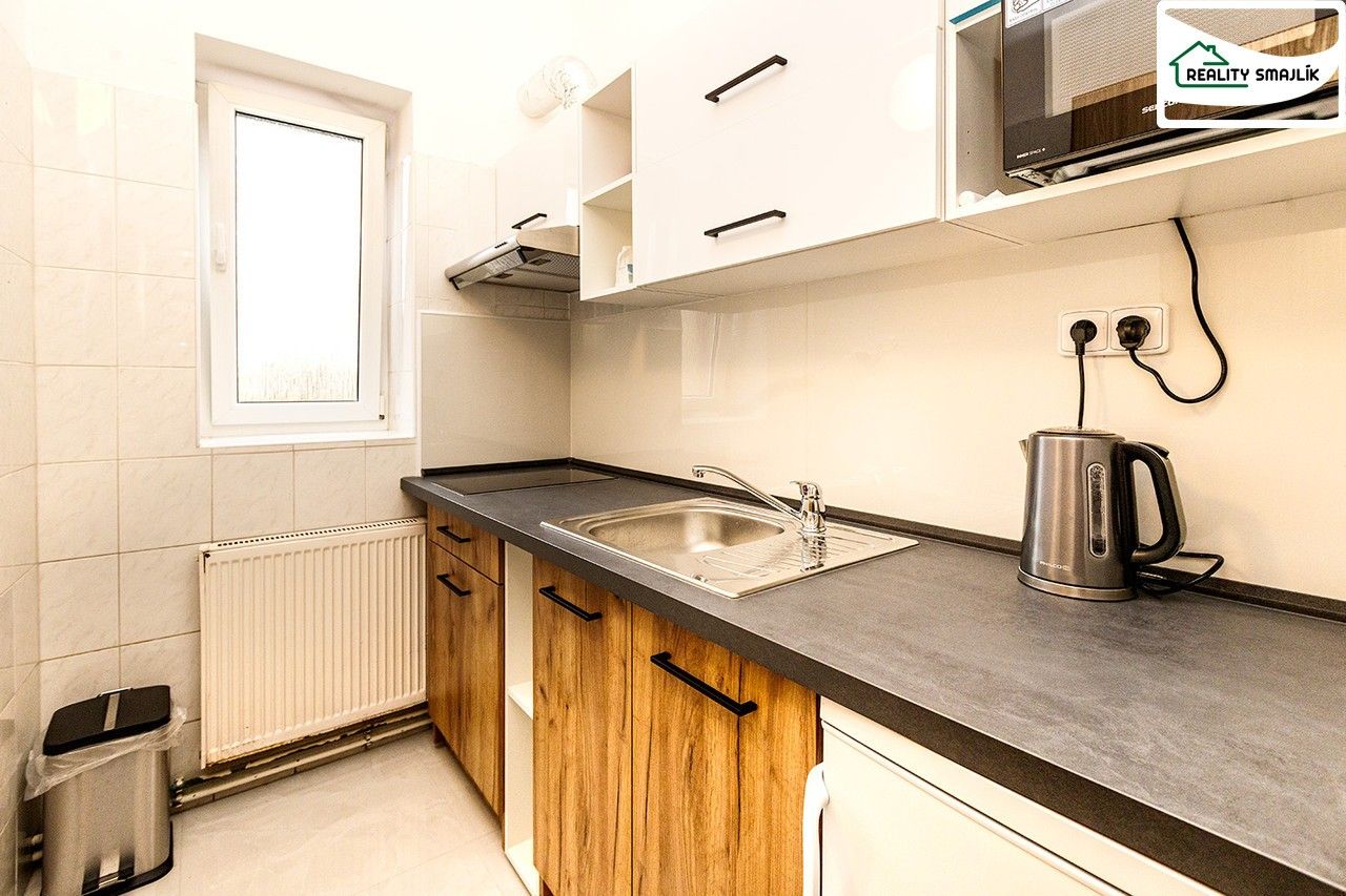 Pronájem komerční - Svobody, Cheb, 20 m²