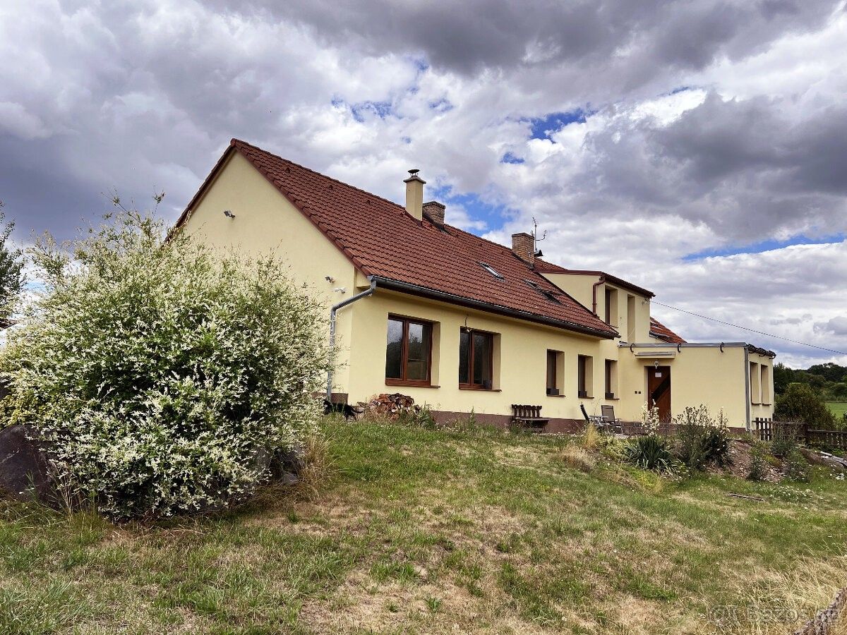 Prodej rodinný dům - Hluboká, 539 73