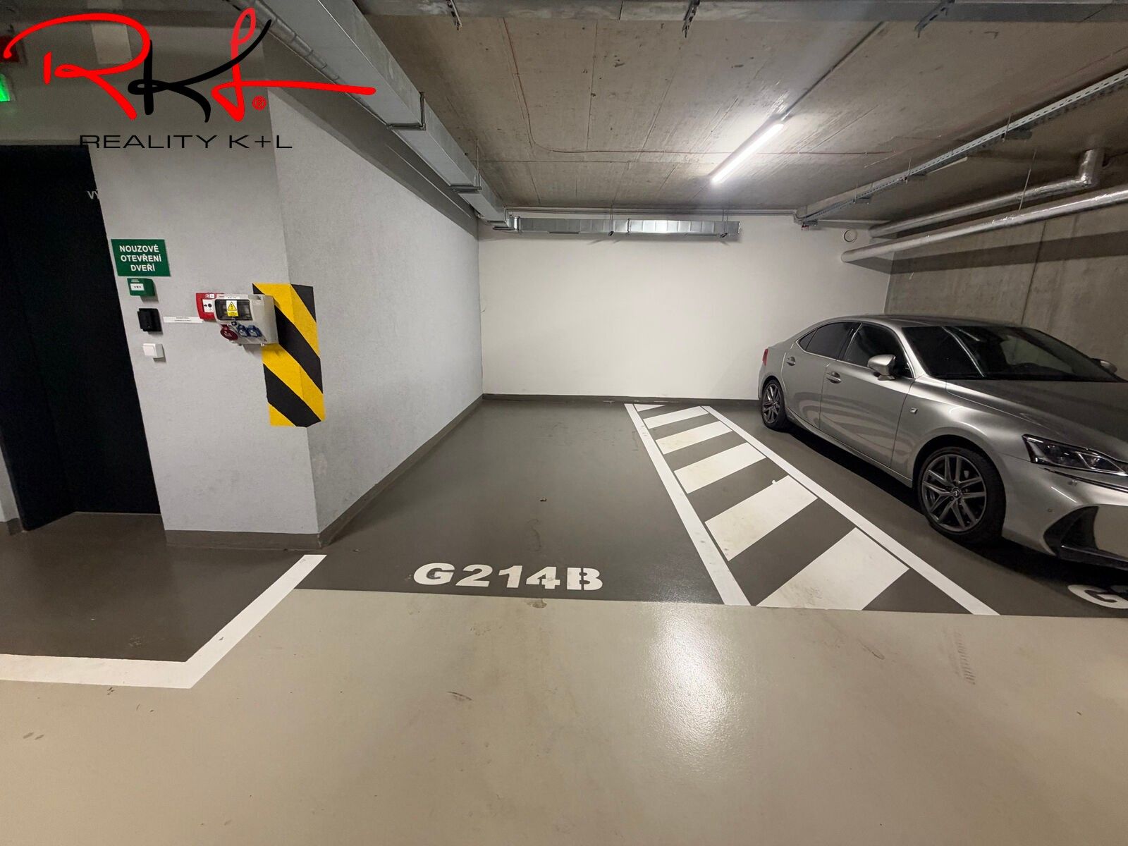 Pronájem garáž - U Pergamenky, Praha Holešovice, 15 m² - 2
