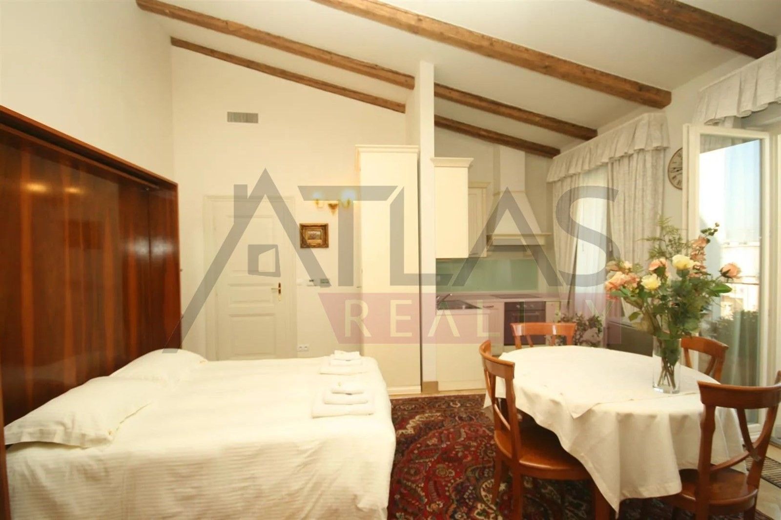 1+kk, Italská, Praha, 38 m²