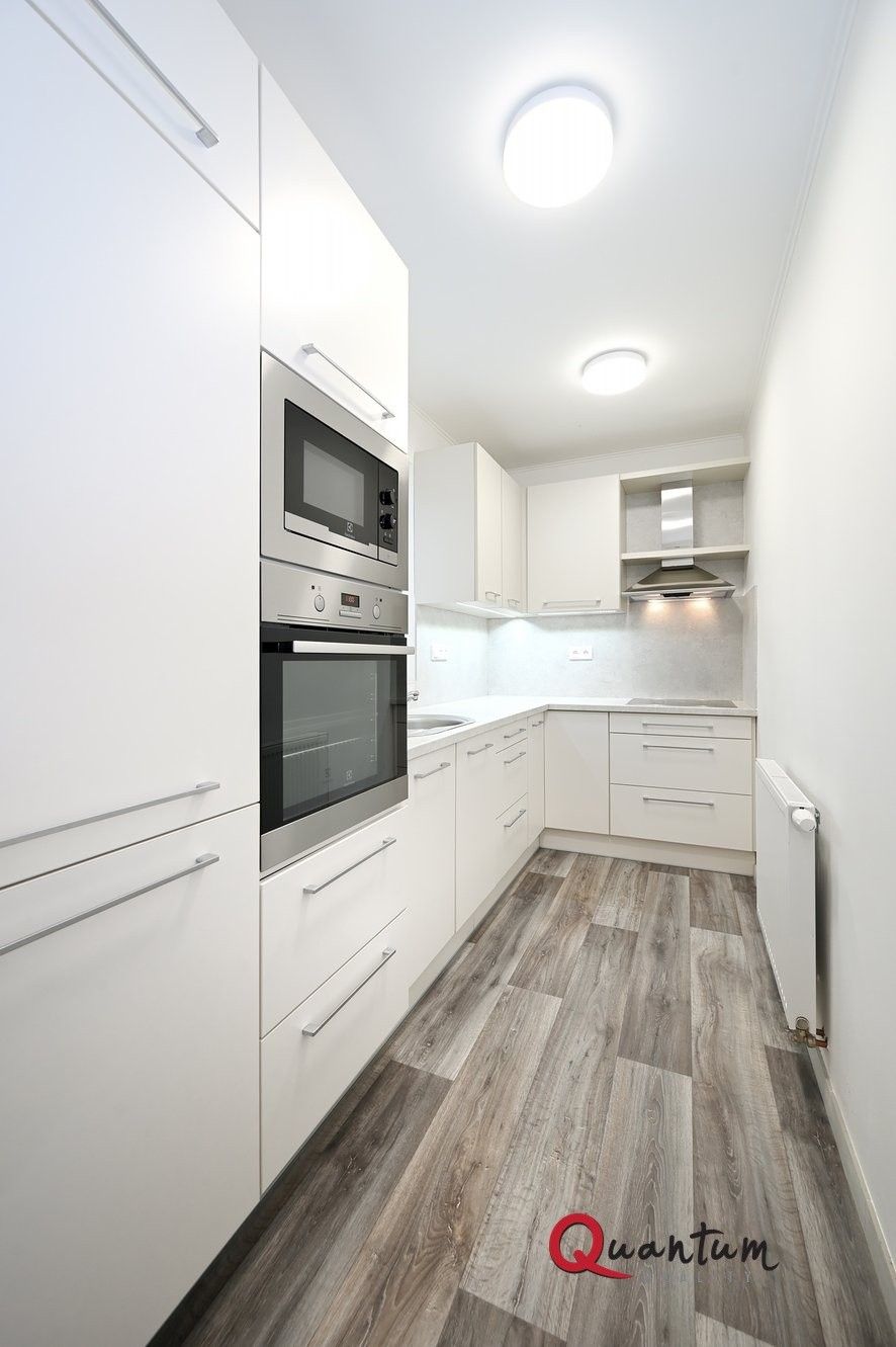 Pronájem byt 1+1 - Na horce, Praha, 36 m²