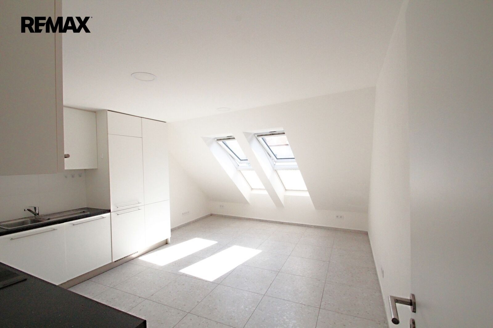 Byt 1+kk · 27 m² · Zlatá 170, Kolín I - 3