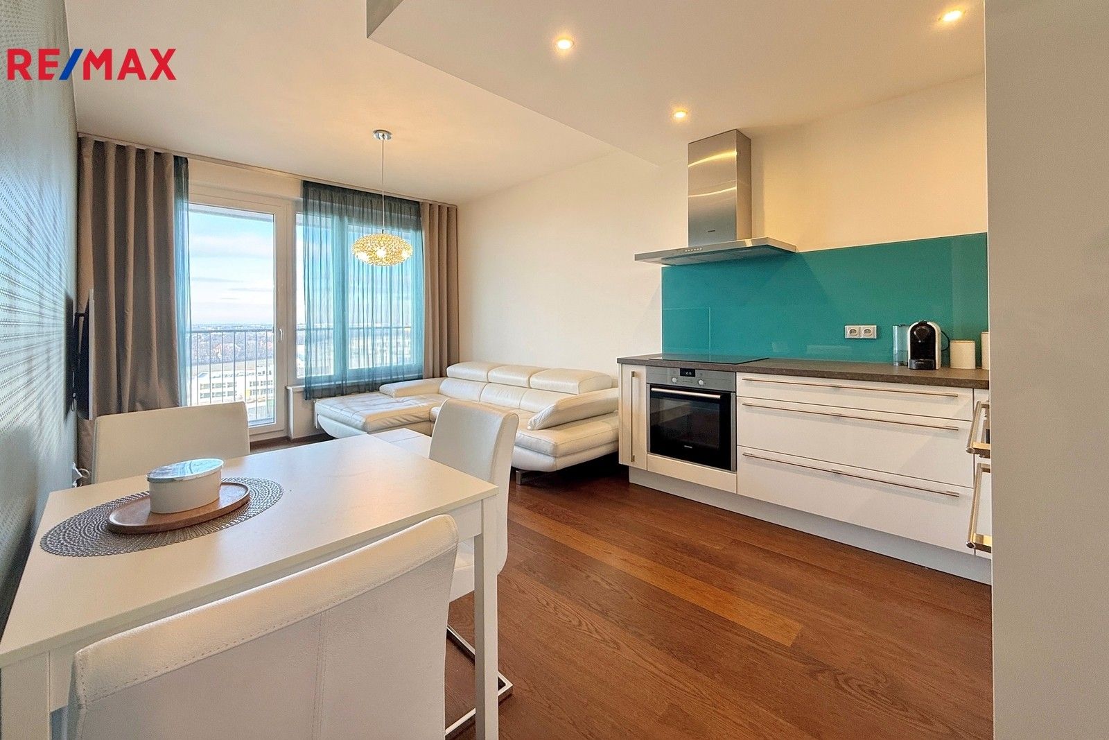 Pronájem byt 2+kk - Svitákova, Praha, 47 m²