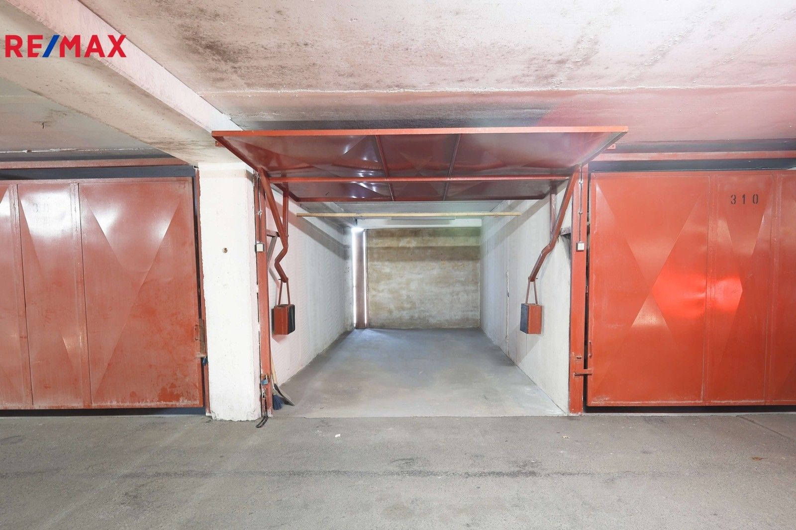 Garáže, Navigátorů, Praha, 18 m²