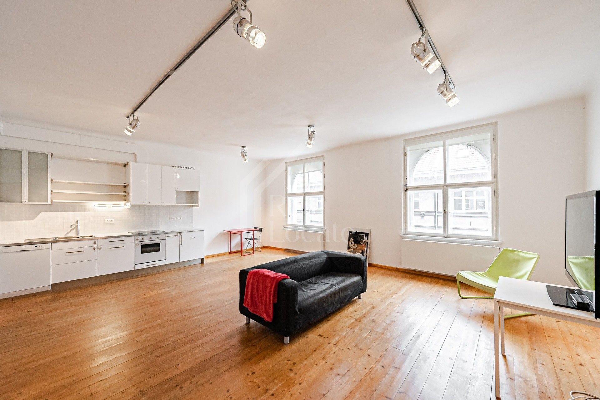 2+kk, Jilemnického, Praha, 70 m²