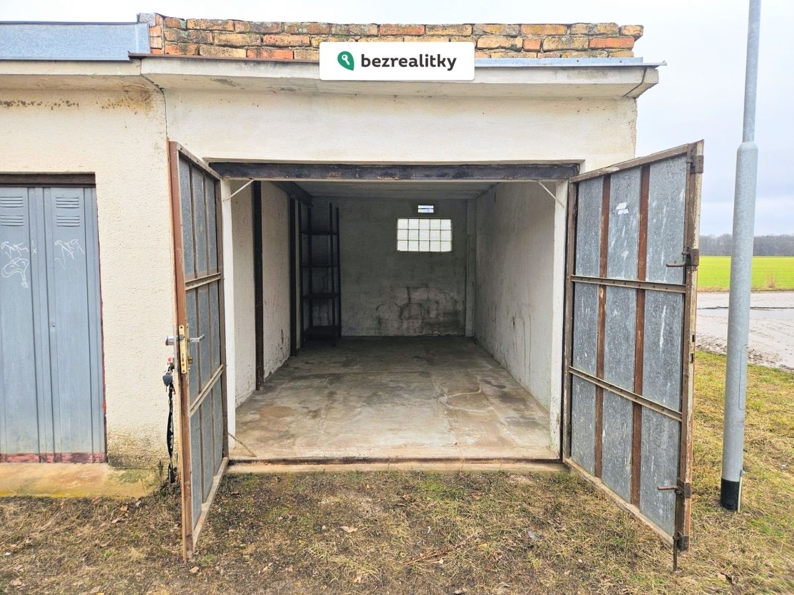 Prodej garáž - Výhon  , Přísnotice, 18 m²