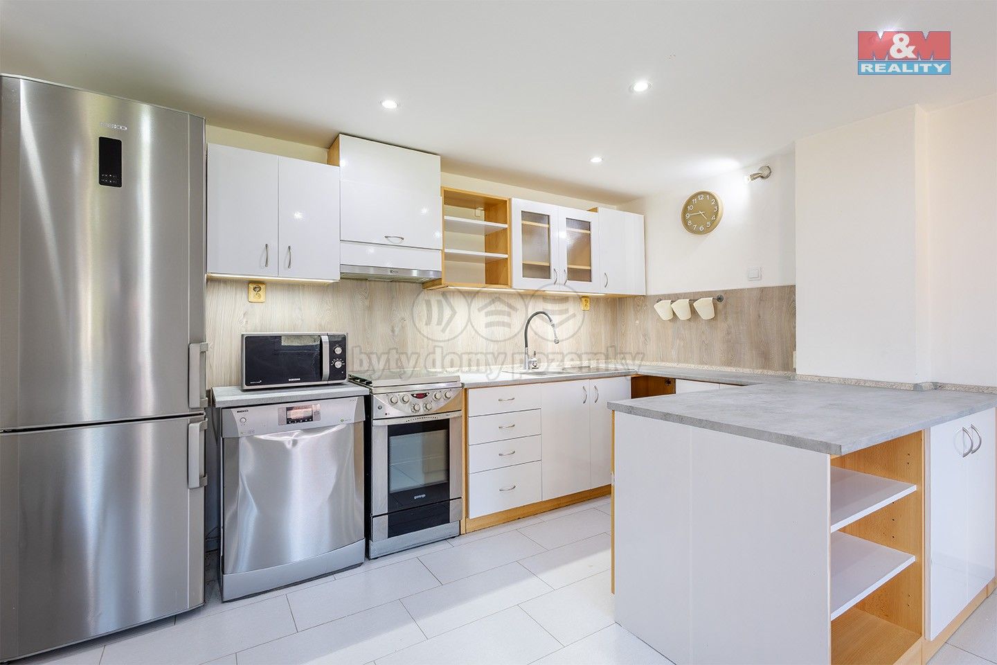 Prodej rodinný dům - Holany, 230 m²