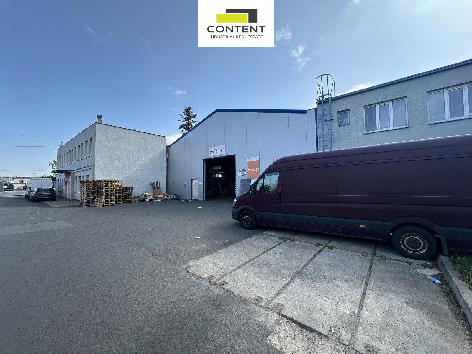 Pronájem výrobní prostory - U továren, Praha, 4 905 m²