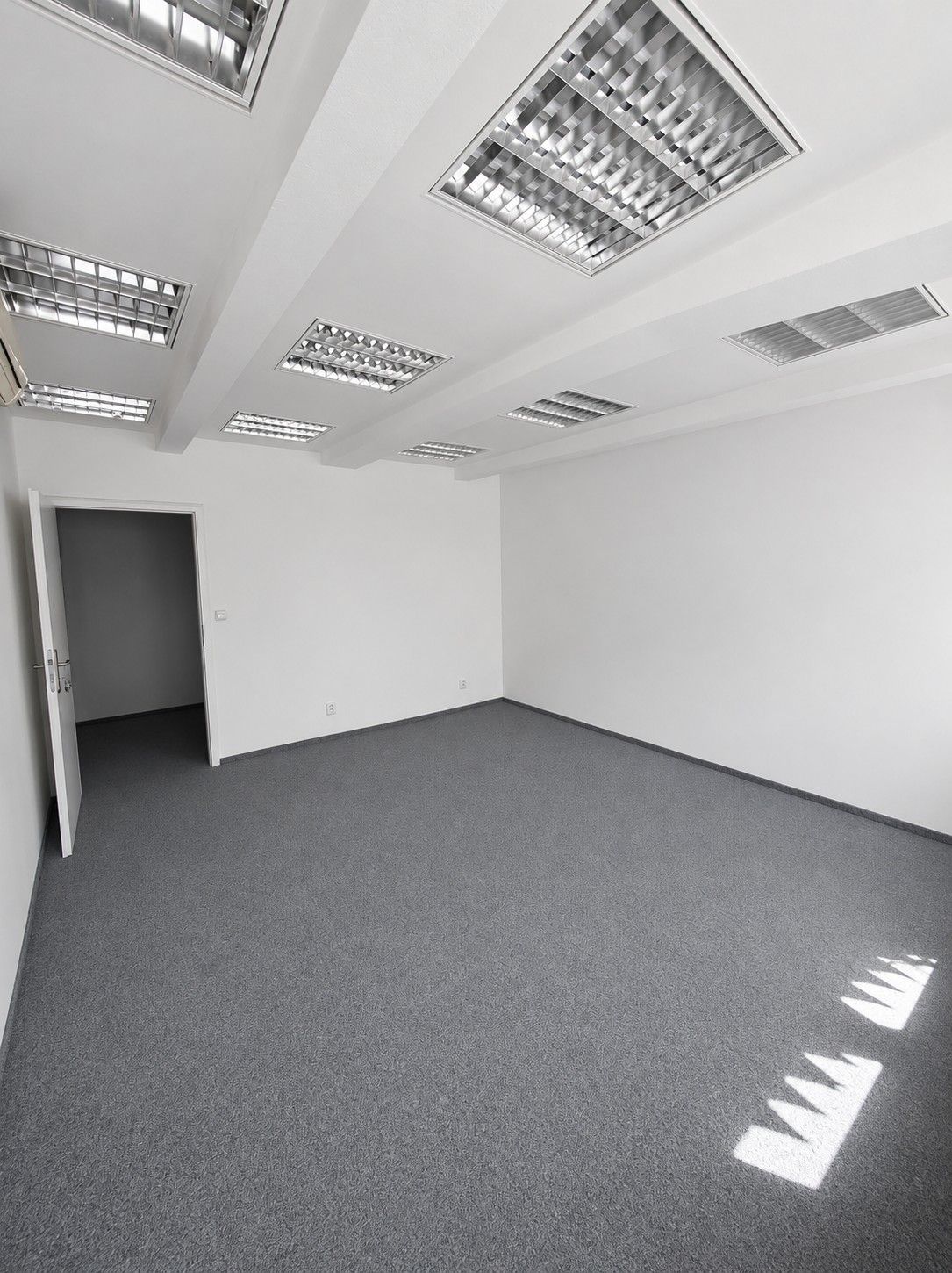 Kancelář · 17 m² · Pernerova, Praha - 4