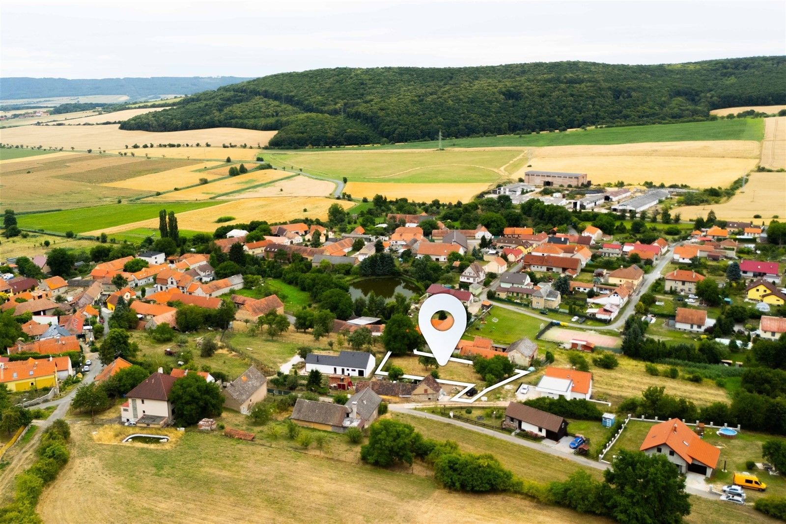 Prodej pozemek pro bydlení - Měňany