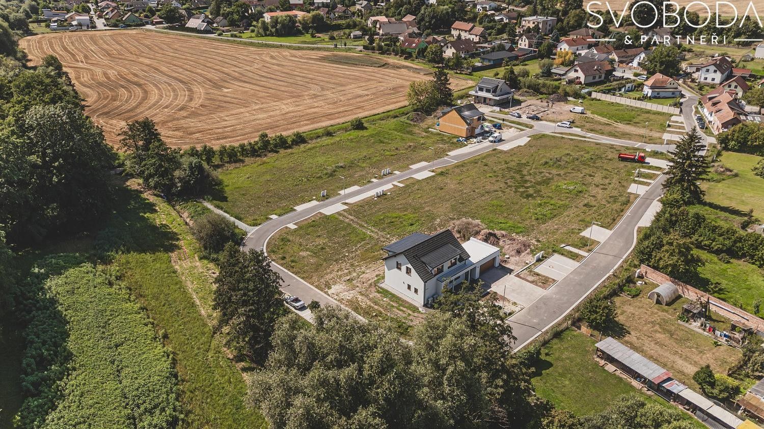 Prodej pozemek pro bydlení - Lochenice