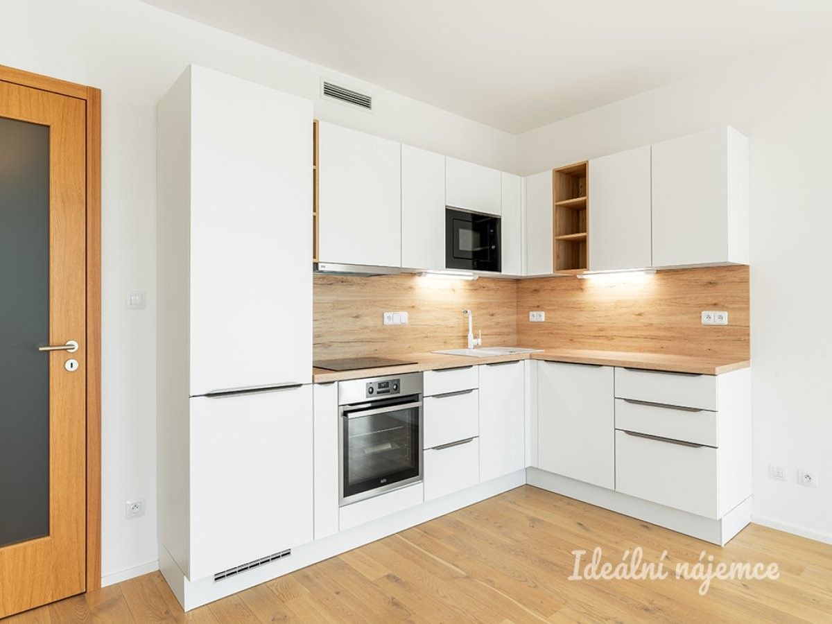 3+kk, Anděl, metro Praha, 92 m² - 1