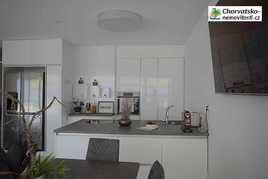 Prodej rodinný dům - 987 66, Zahraničí