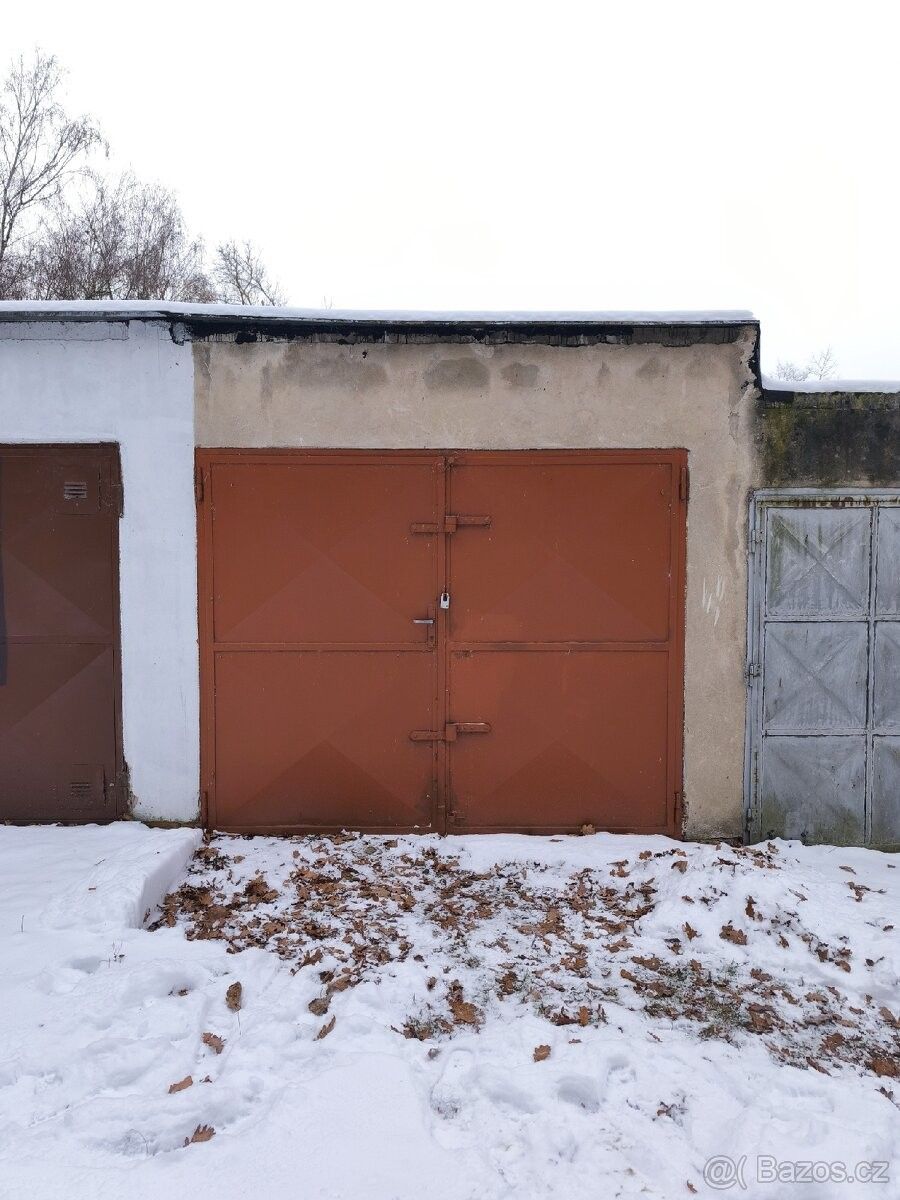 Garáže, Uhlířské Janovice, 285 04