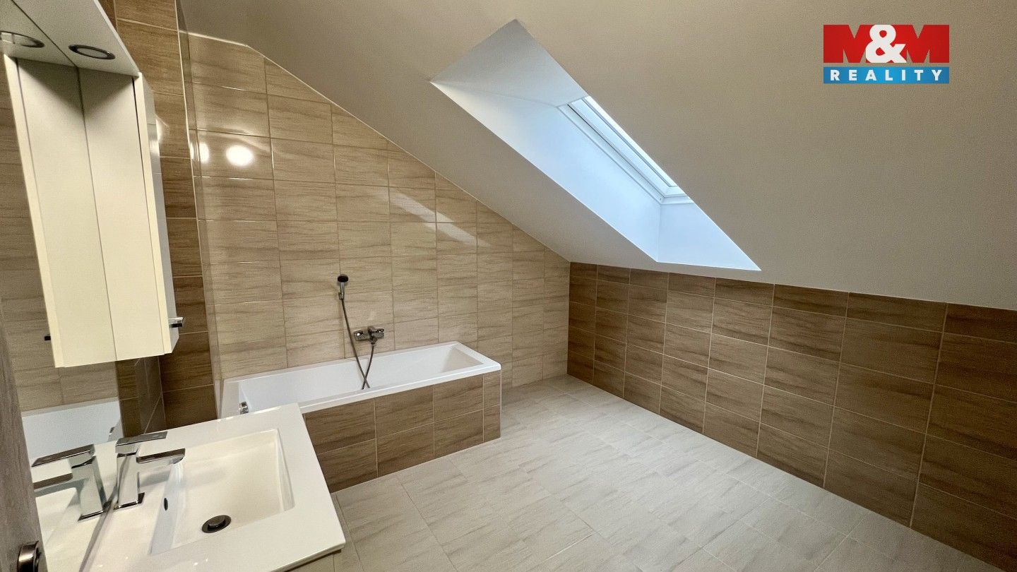 Pronájem rodinný dům - Měník, 150 m²