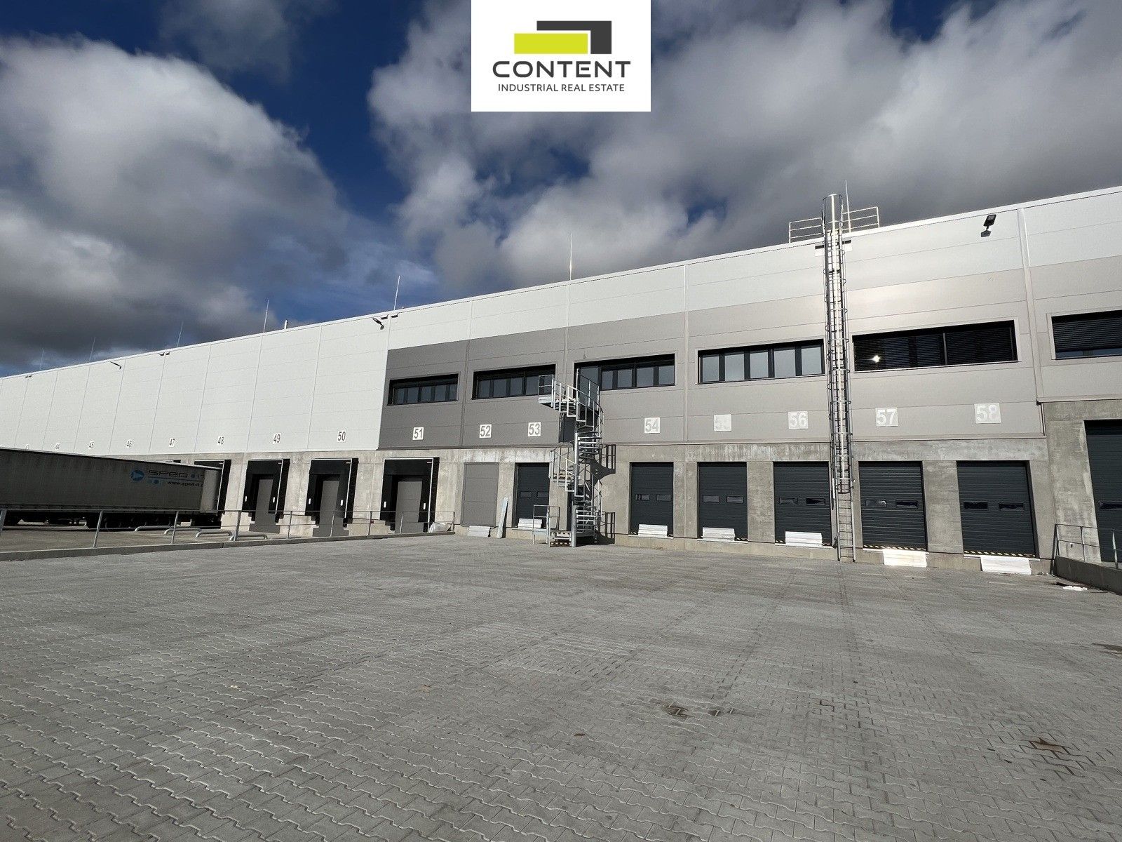 Výrobní prostory, Kozomín, 7 600 m²