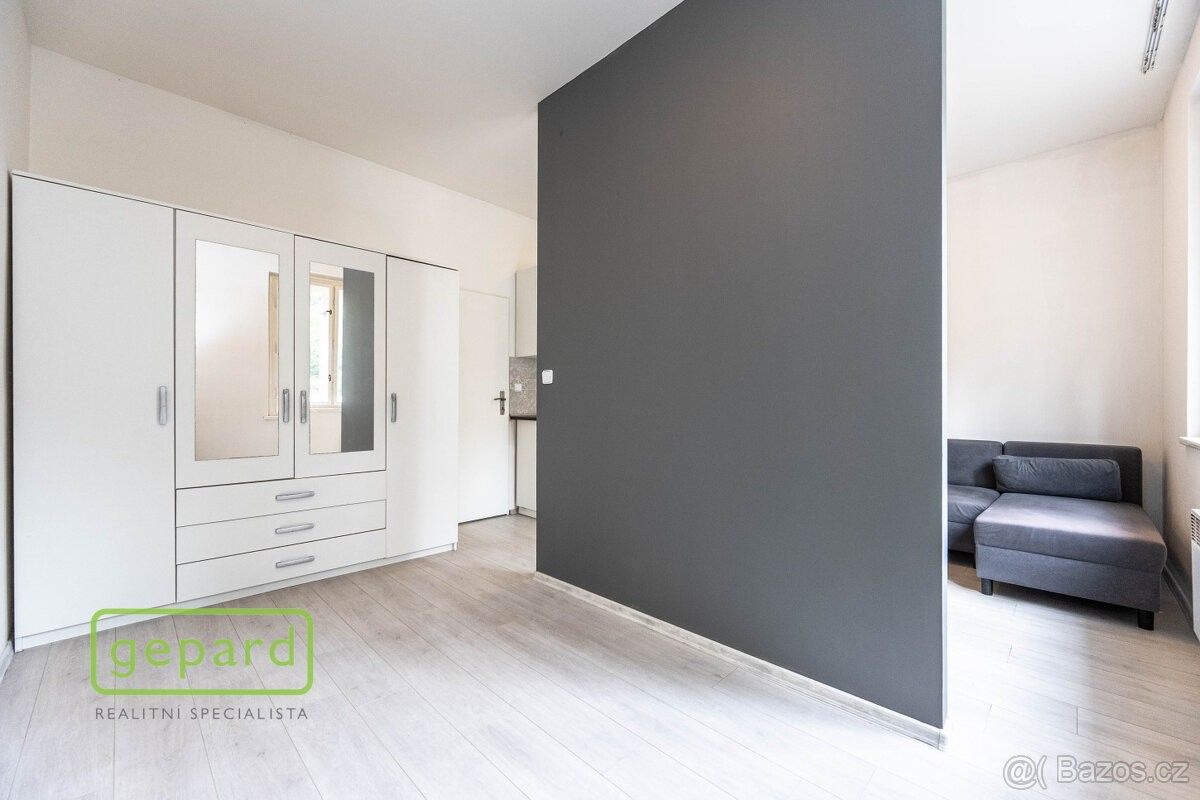 Prodej rodinný dům - Praha, 108 00