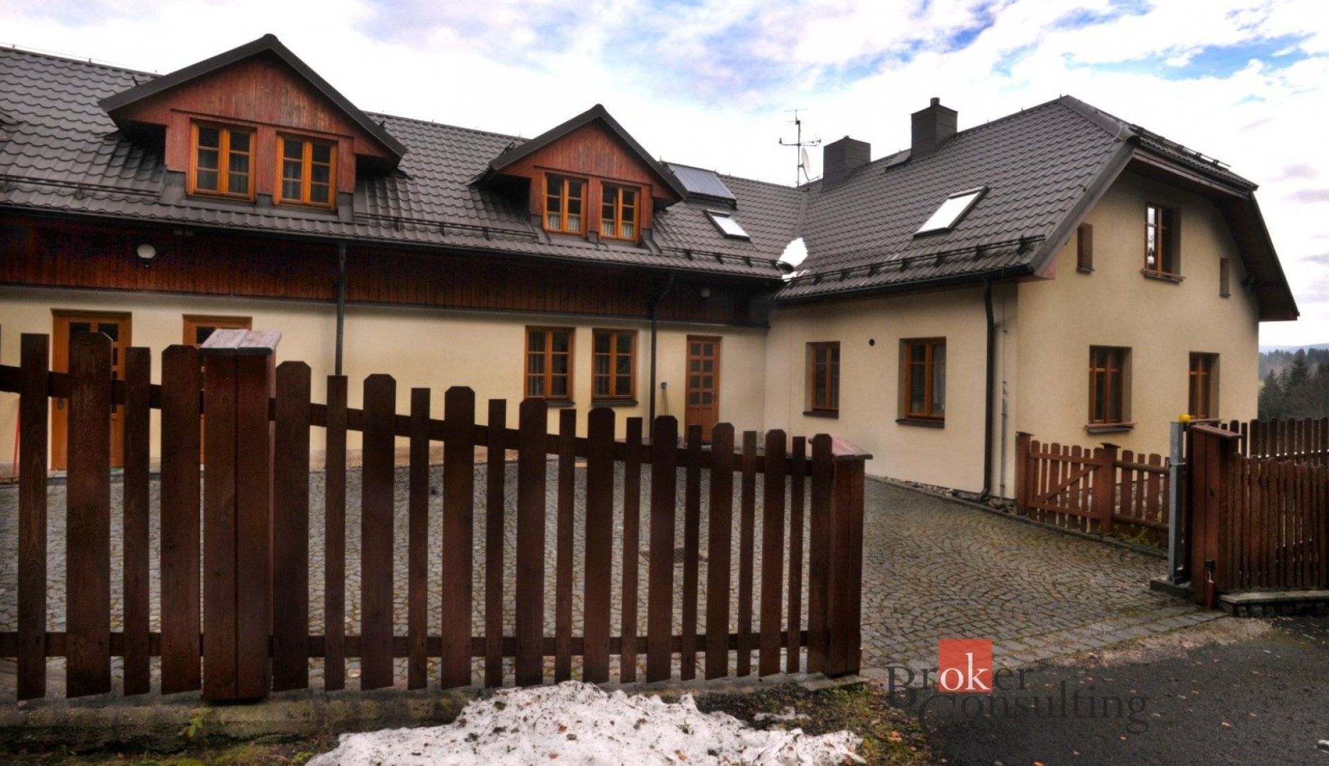 Rodinné domy, Srní, 439 m² - 1