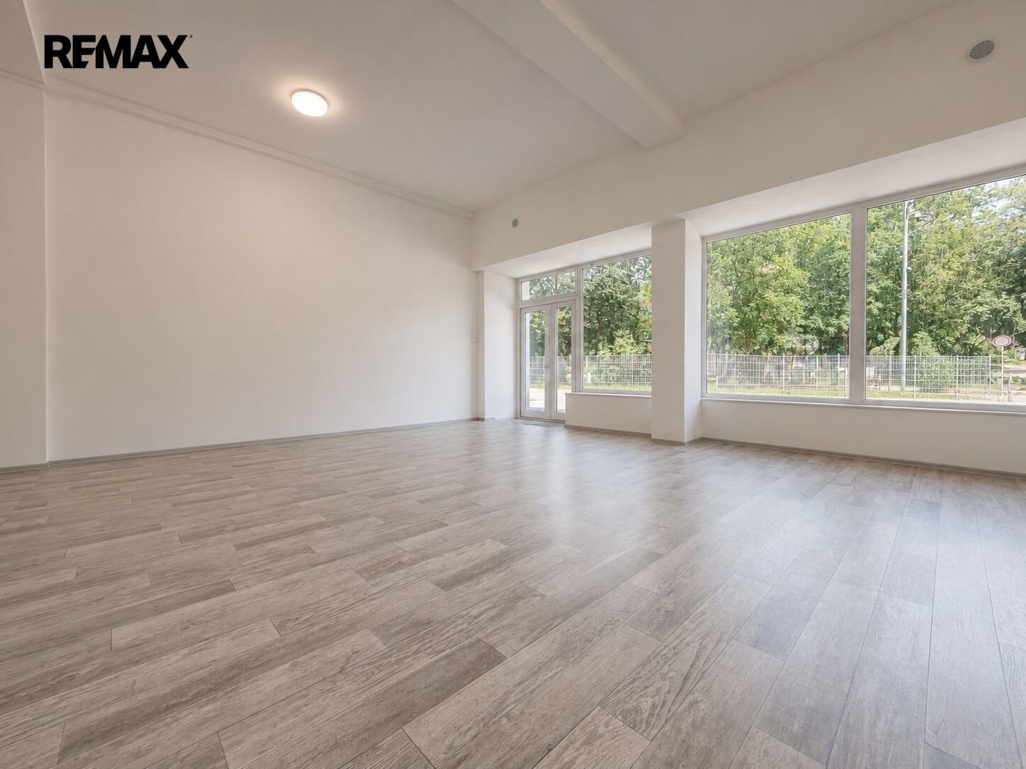 Obchodní prostory, M. Švabinského 654, Bílina Teplické Předměstí, 72 m² - 1
