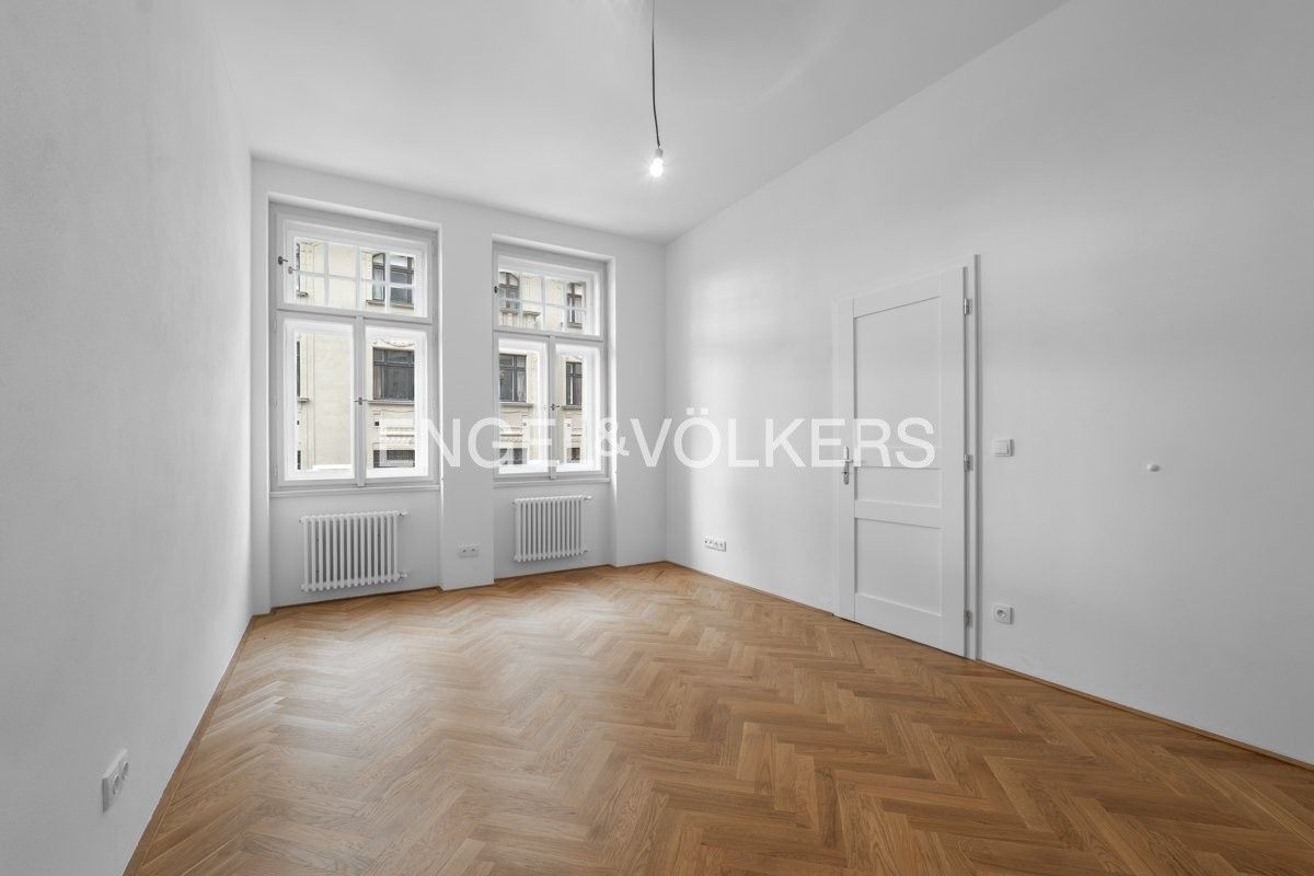 Pronájem byt 3+kk - Kodaňská 561, Praha, 80 m²