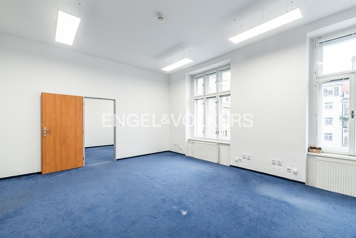Kancelář · 451 m² · Žerotínova 1133, Praha Žižkov - 4