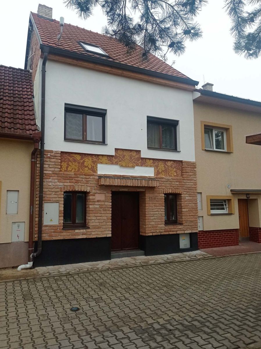 Chaty, Hrušky, Jihomoravský kraj - 1