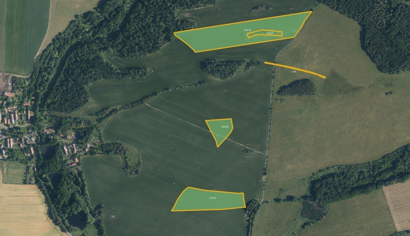 Zemědělský pozemek, 57 119 m²
