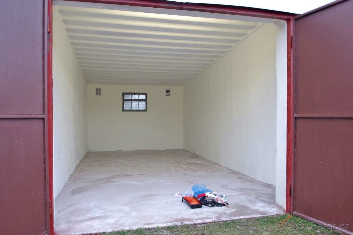Garáže, Modřice, 664 42