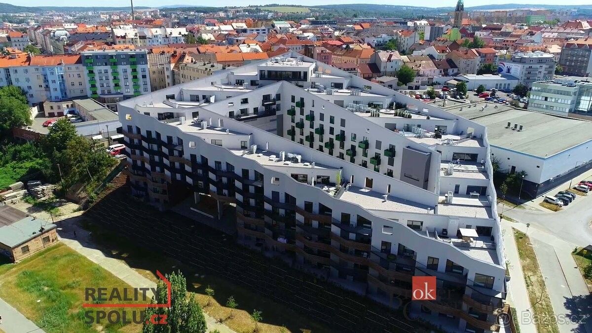 Garáže, Plzeň, 326 00