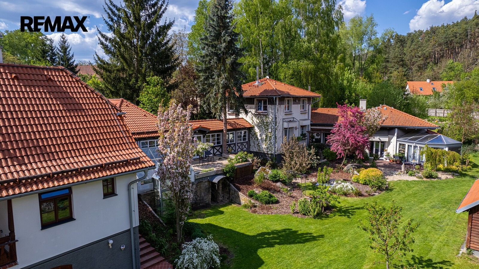 Rodinné domy, Borotice, 689 m² - 1