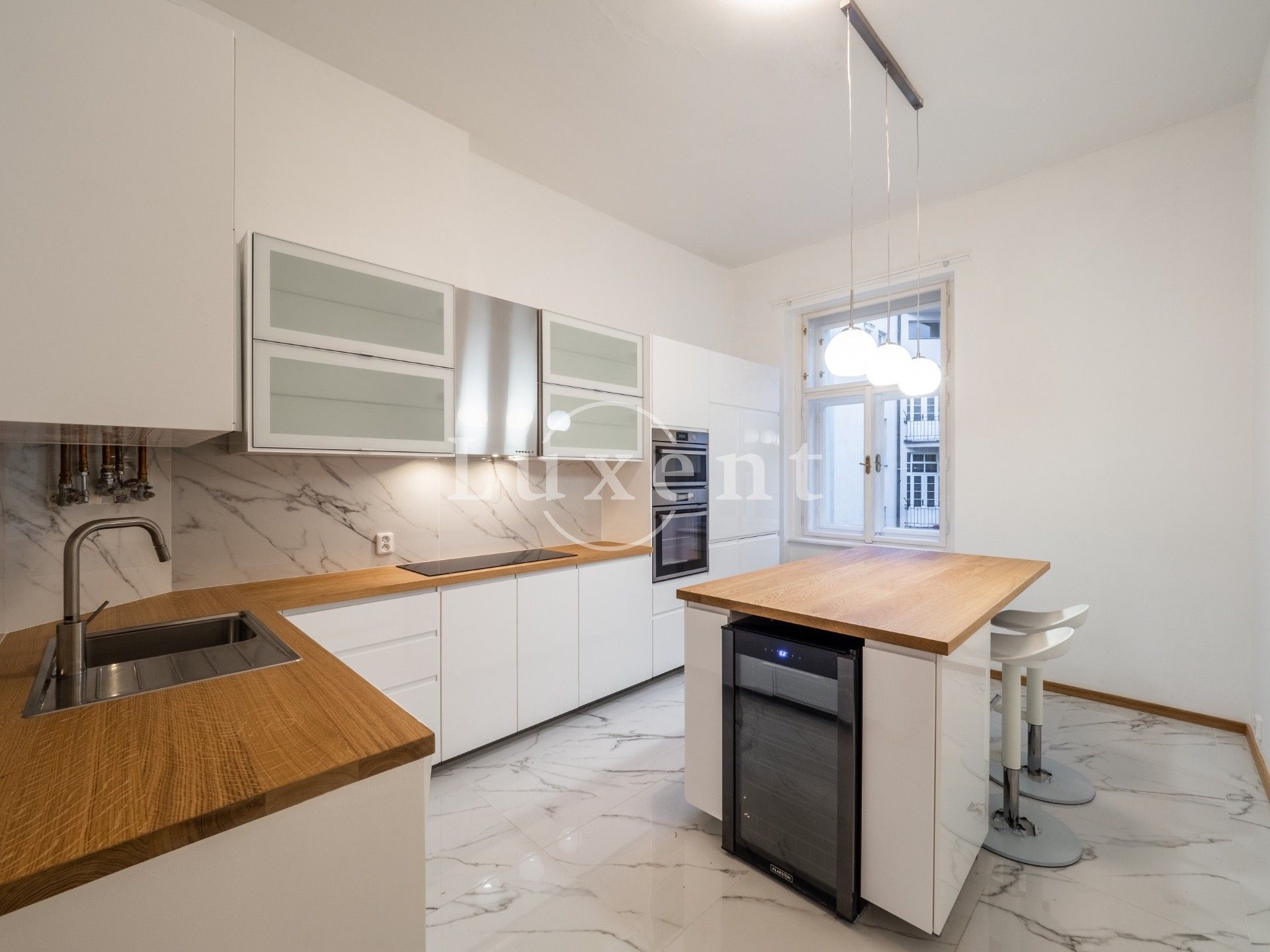 Pronájem byt - Rašínovo nábřeží, Praha, 200 m²