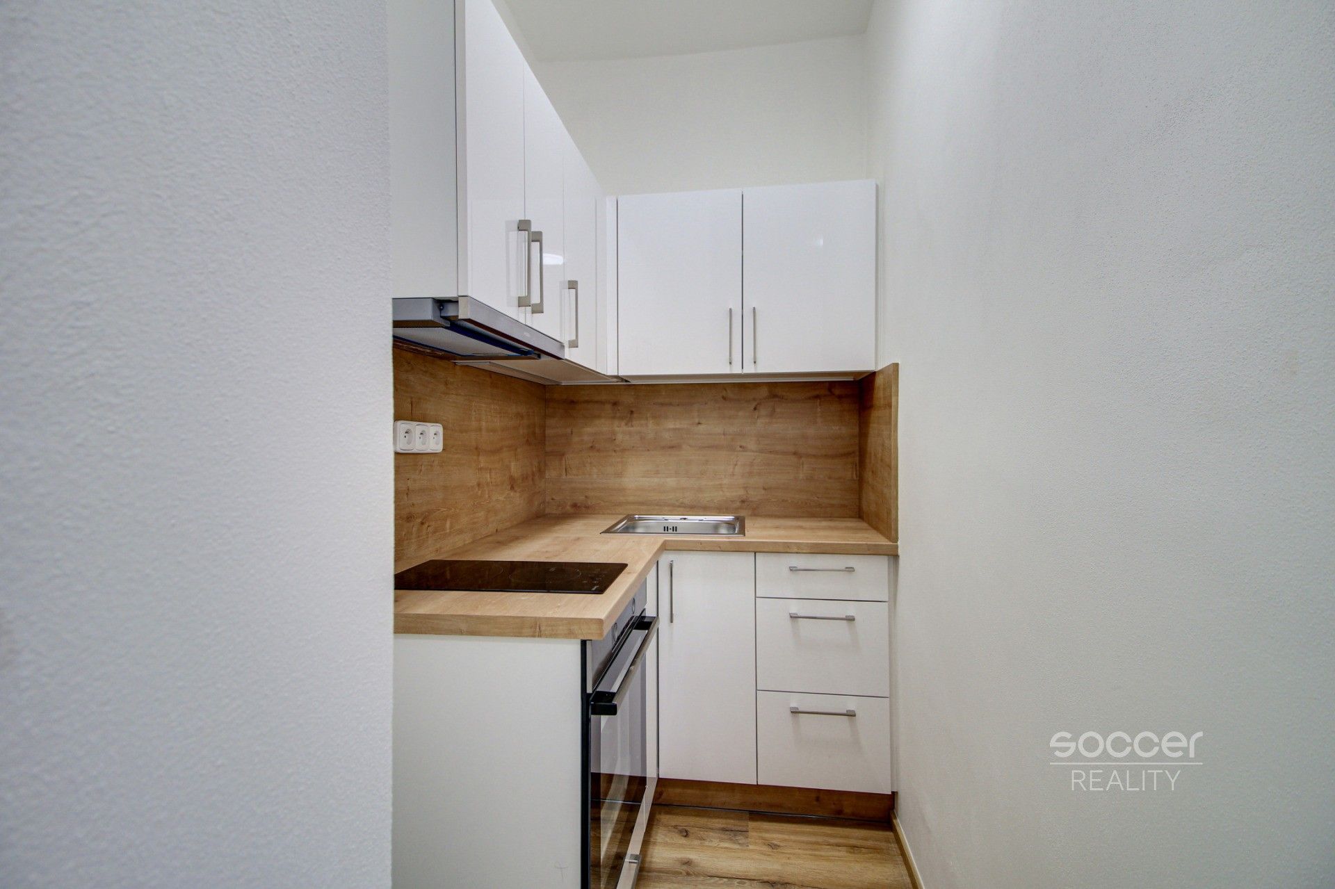 1+kk, Bassova, Praha, 31 m² - 2