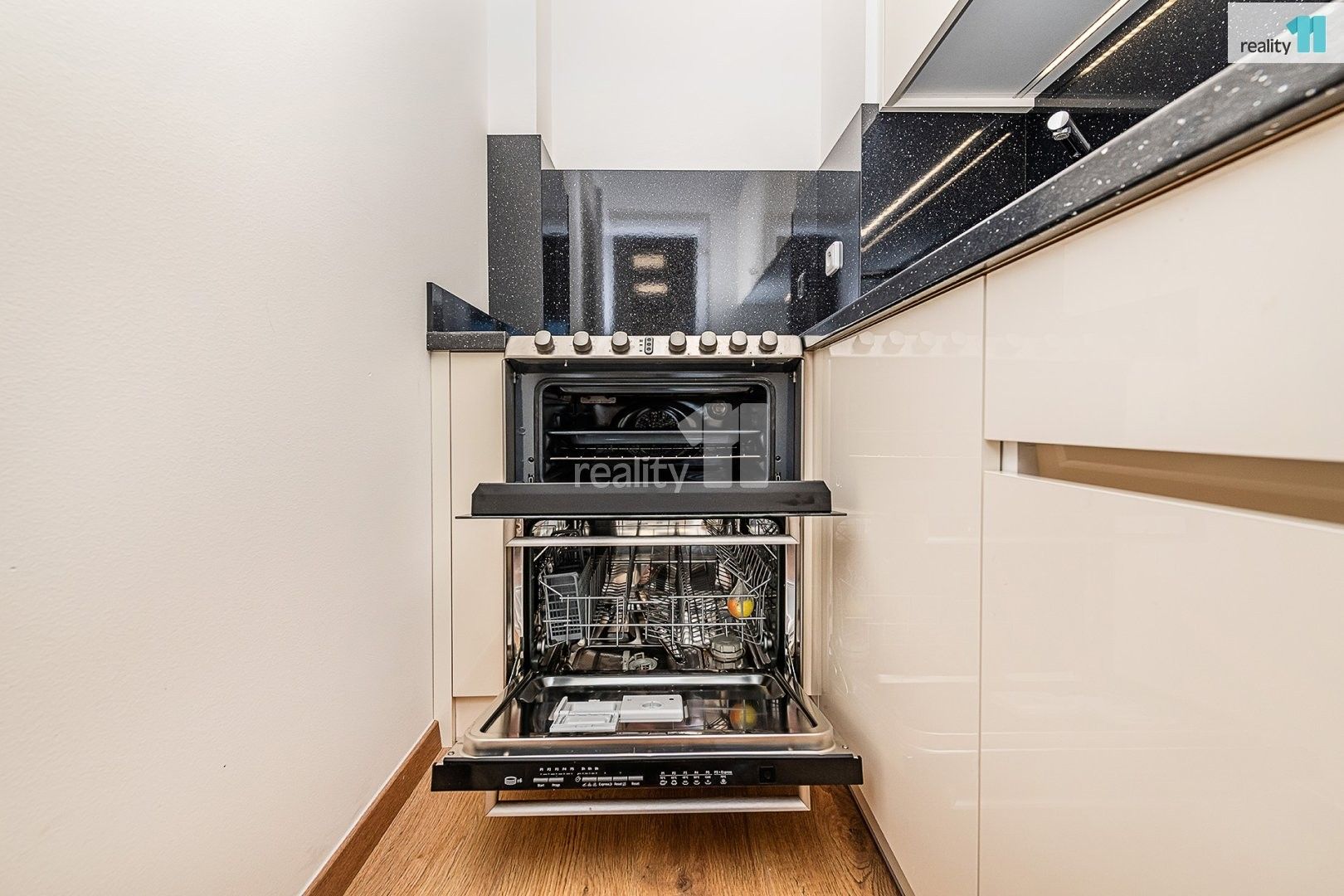 Byt 1+kk · 48 m² · Smolenská, Praha - 4