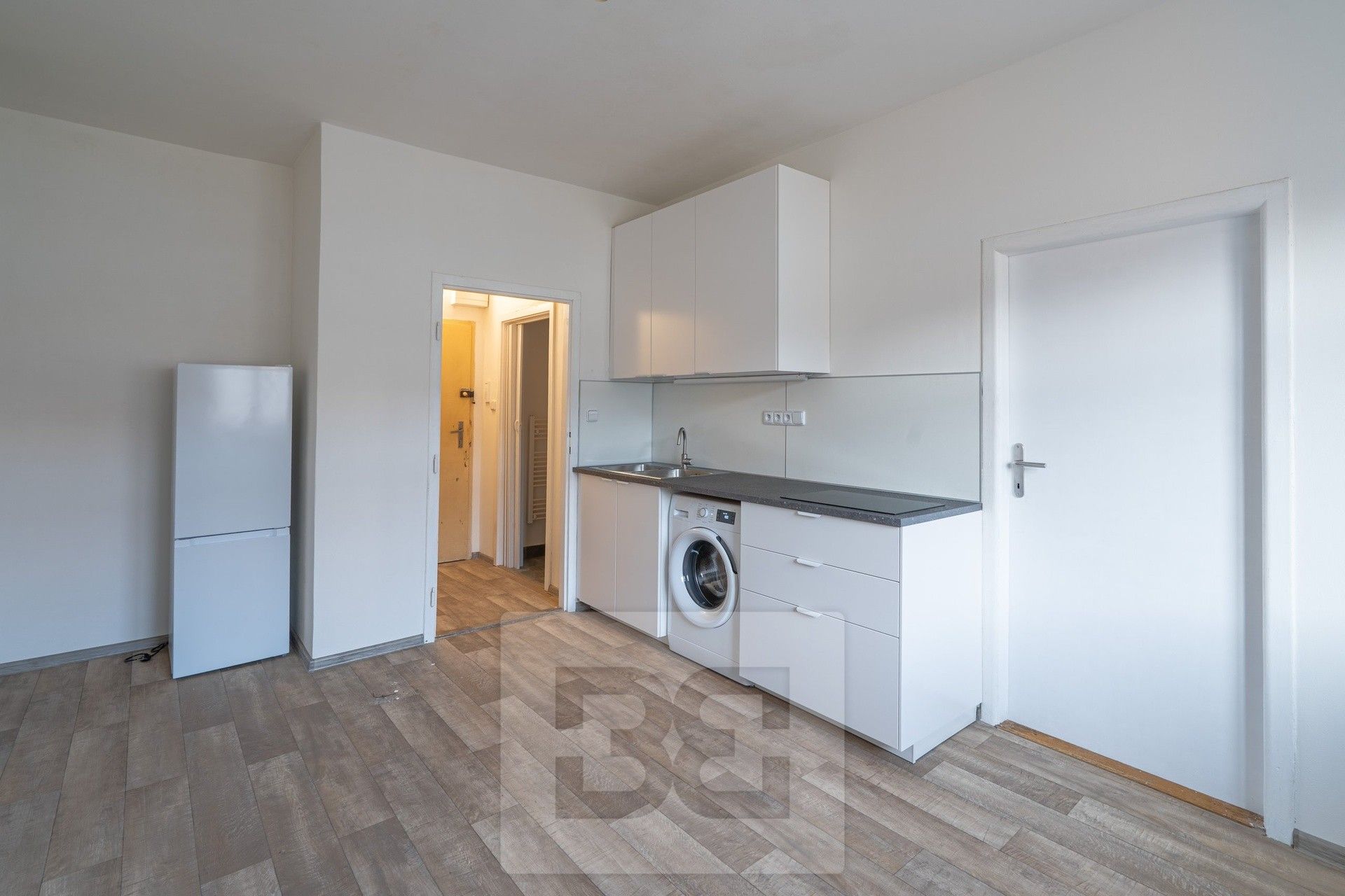Pronájem byt 2+kk - Novorossijská, Praha, 38 m²