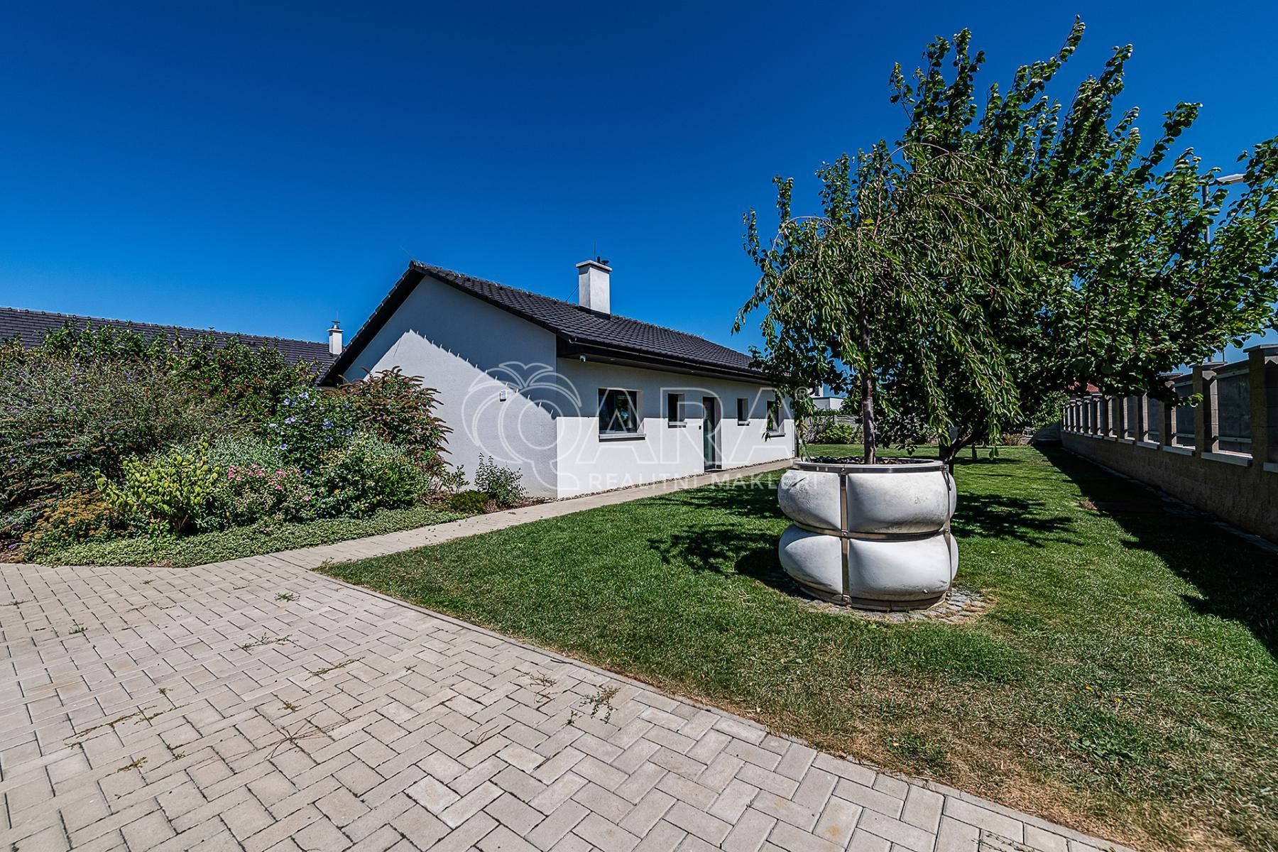 Rodinné domy, Vojkovice, 111 m²
