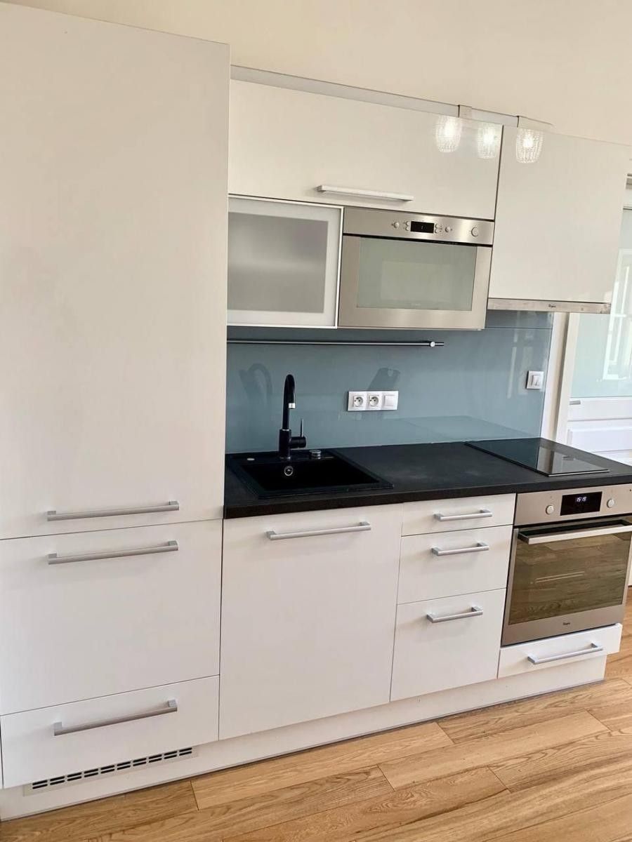 2+kk, Elišky Peškové, Praha, 50 m²