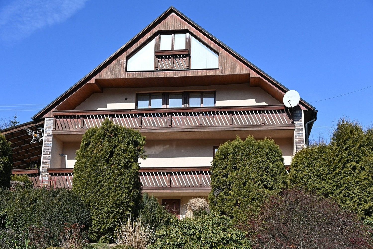 Rodinné domy, Oborná, okres Bruntál, 302 m² - 1