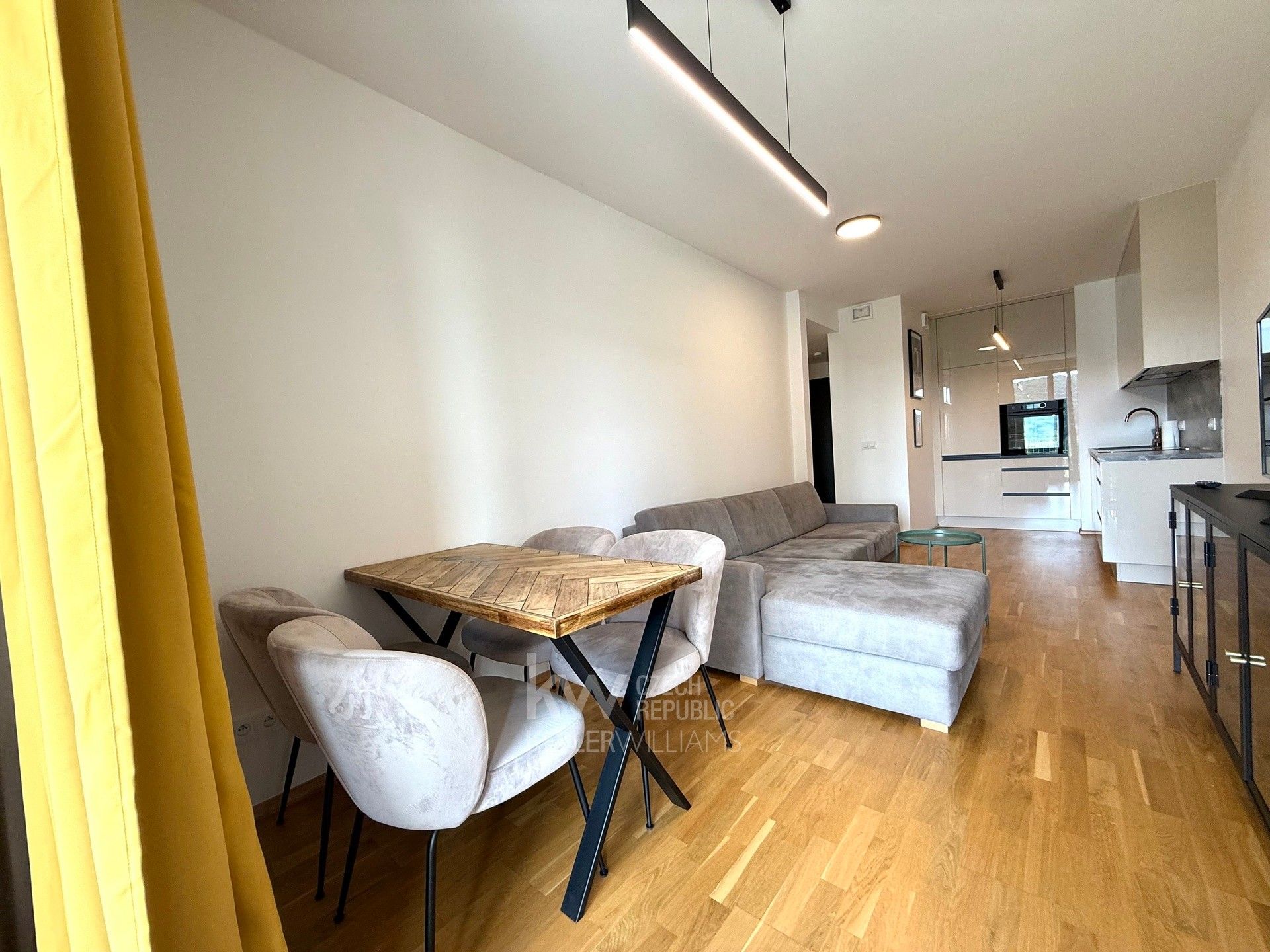 Pronájem byt 2+kk - Mezi vodami, Praha, 49 m²