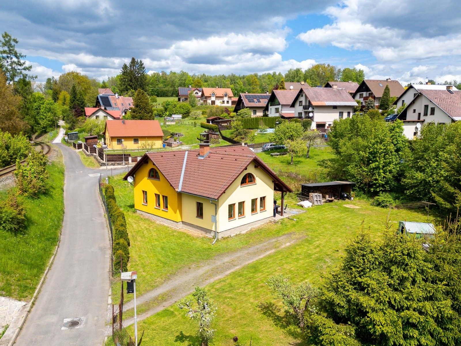 Rodinné domy, Pod Lomem, Jilemnice, 270 m² - 1