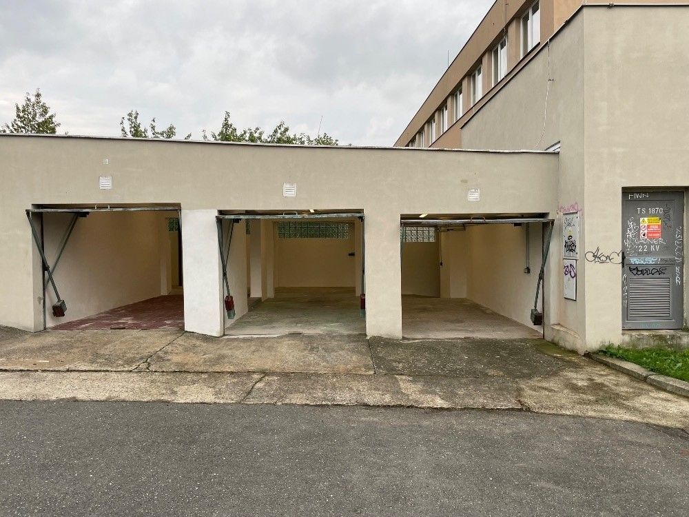 Pronájem garáž - Praha, 100 00