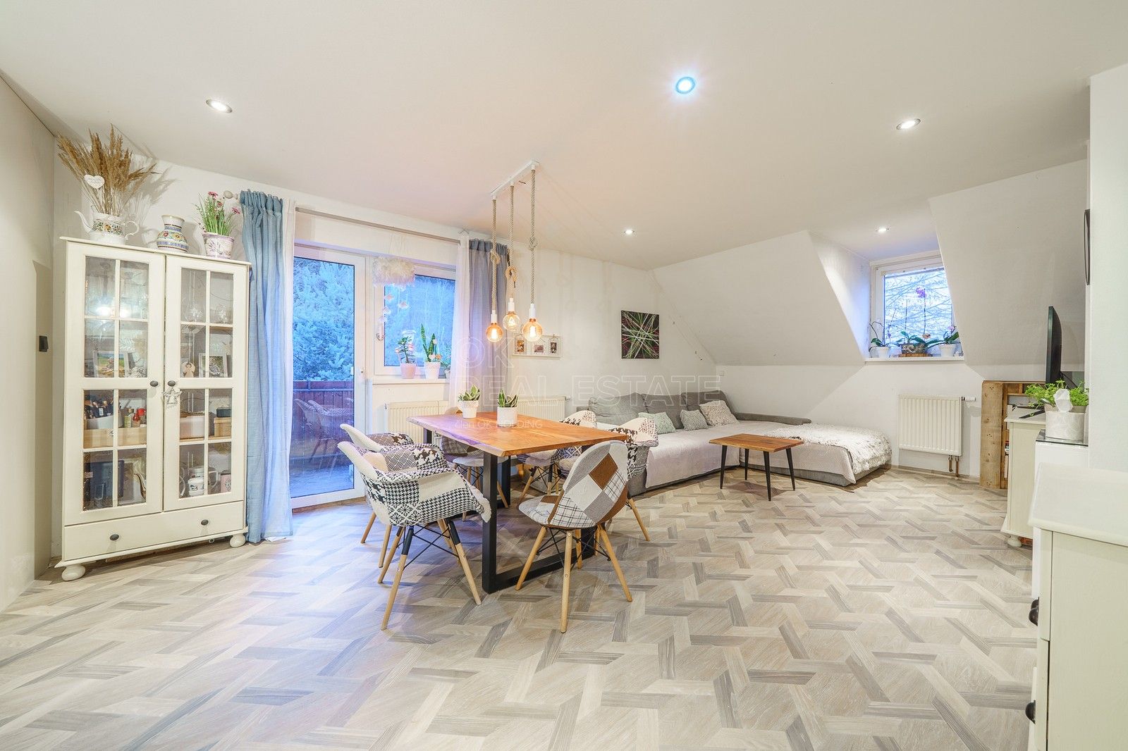 4+kk, Pražská silnice, Karlovy Vary, 98 m²